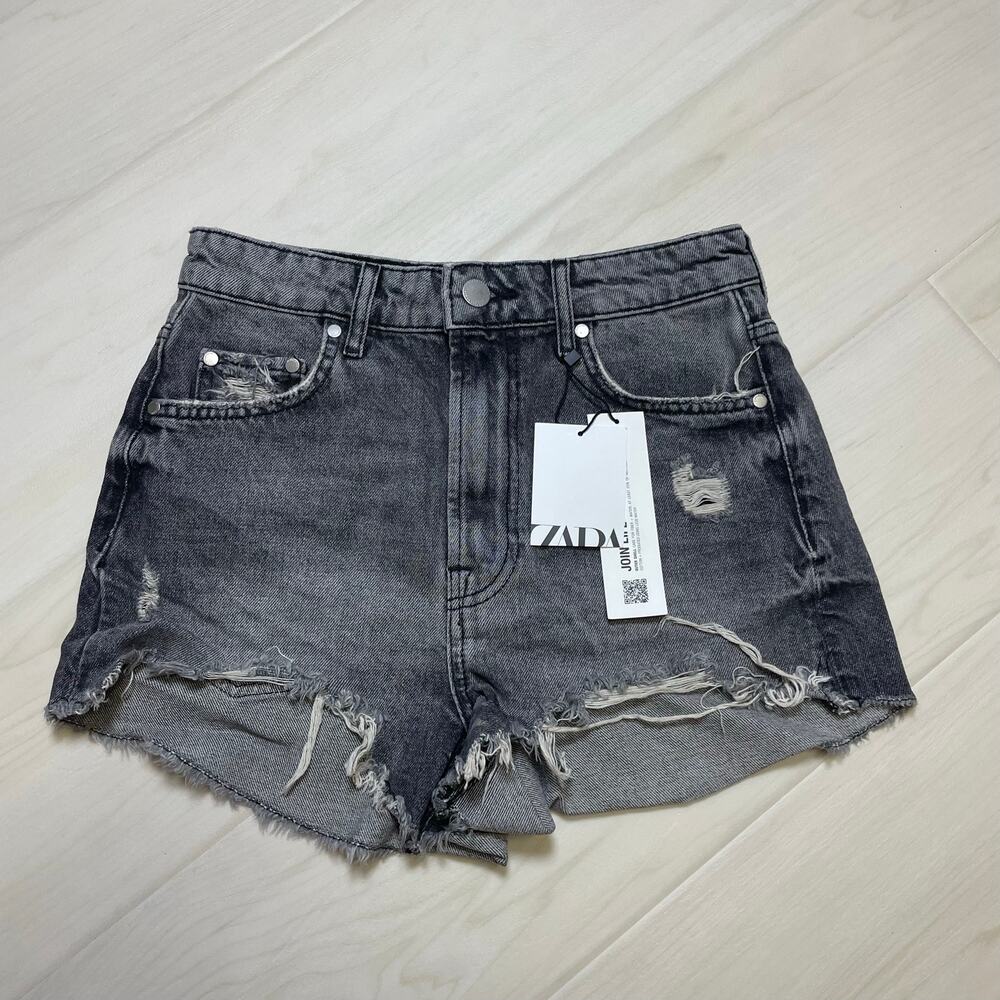 Zara Z1975 High-Rise Mom Fit Distressed Denim Shorts NWT